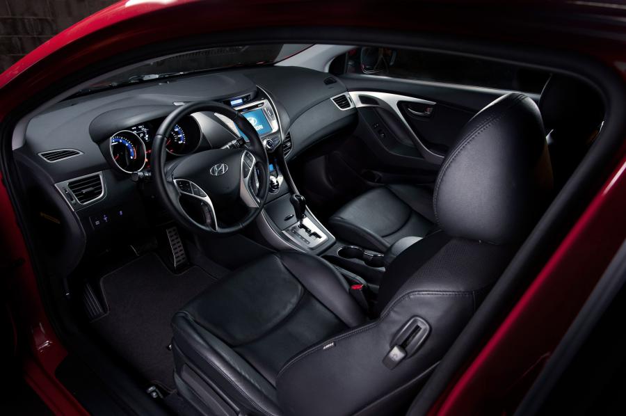  Hyundai Elantra Coupe 2012 года  (фото 41 из 88)